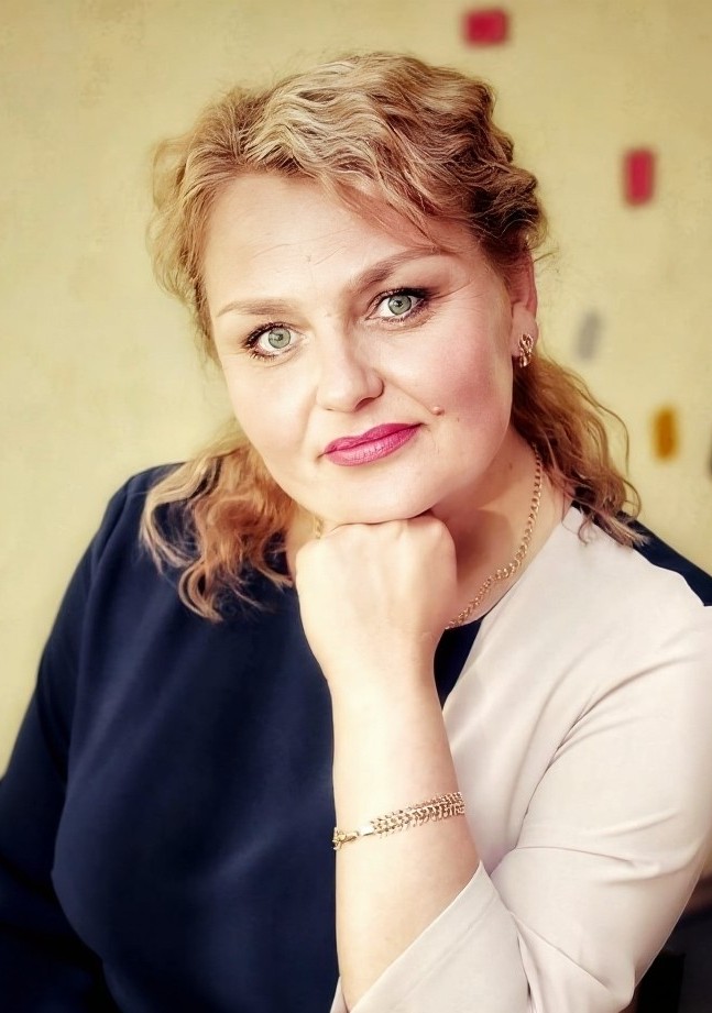 Лескова Олеся Борисовна.